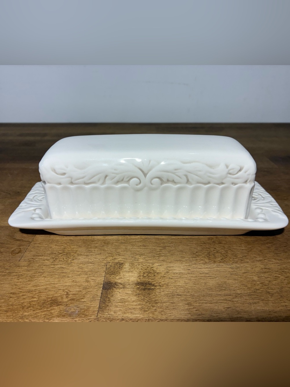 A Perfect Occasion APN1 White Embossed Butter Dish Lid Tray China